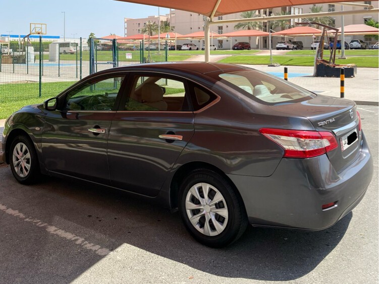 Nissan Sentra 2014 - Image 2