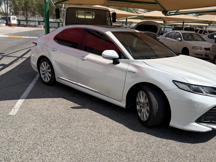 Toyota Camry HYBRID 2019 - Image 3