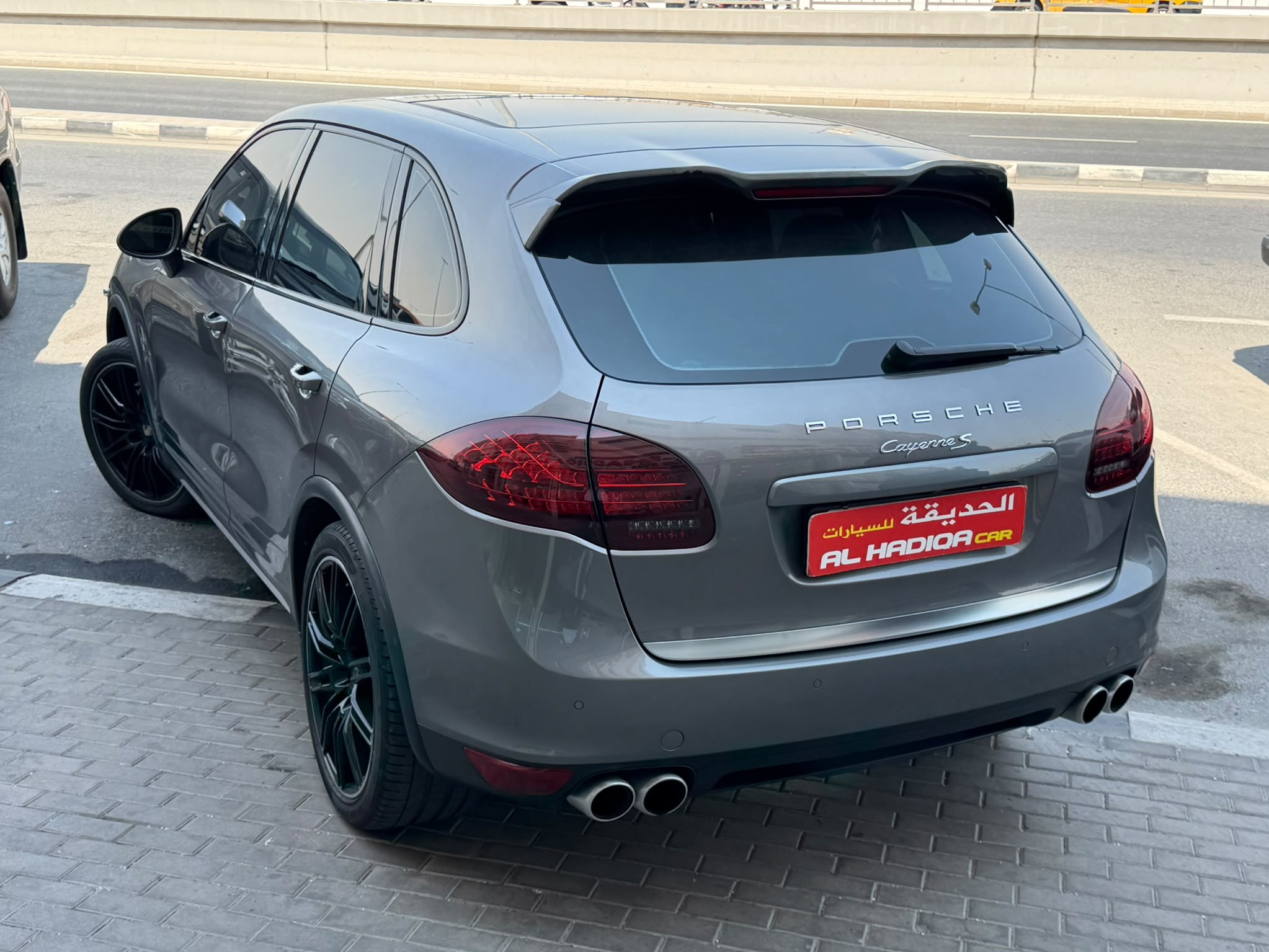 Porsche Cayenne S  2012 - Image 3
