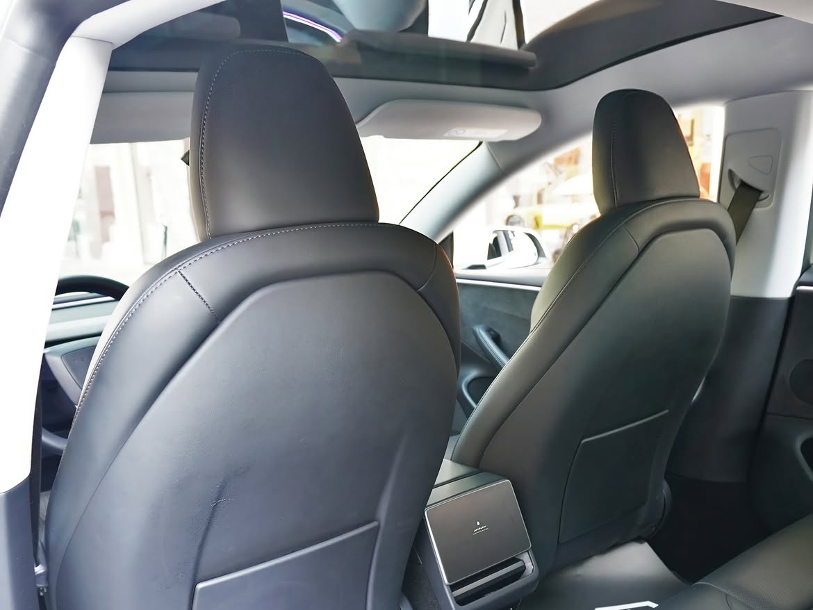 Tesla Model 3  Long Range 2024 - Image 2