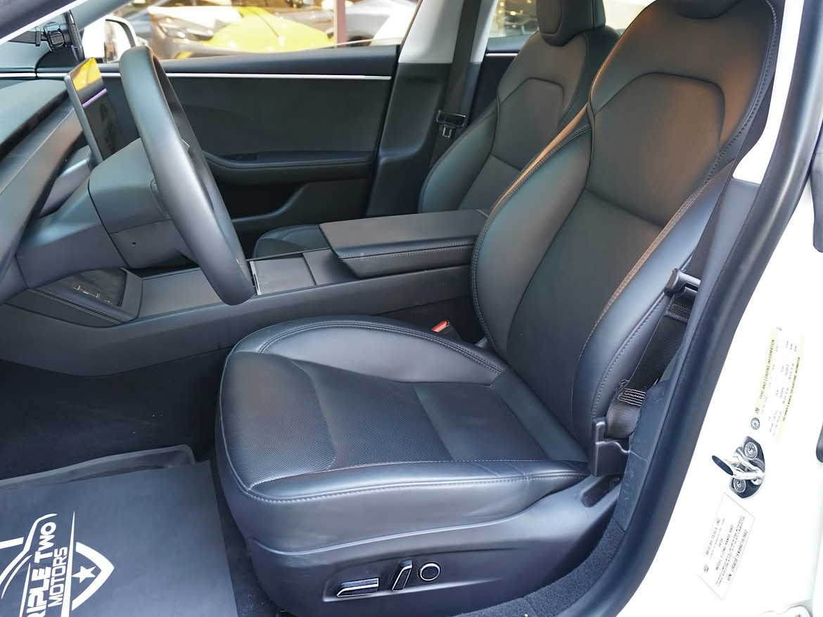 Tesla Model 3  Long Range 2024 - Image 4