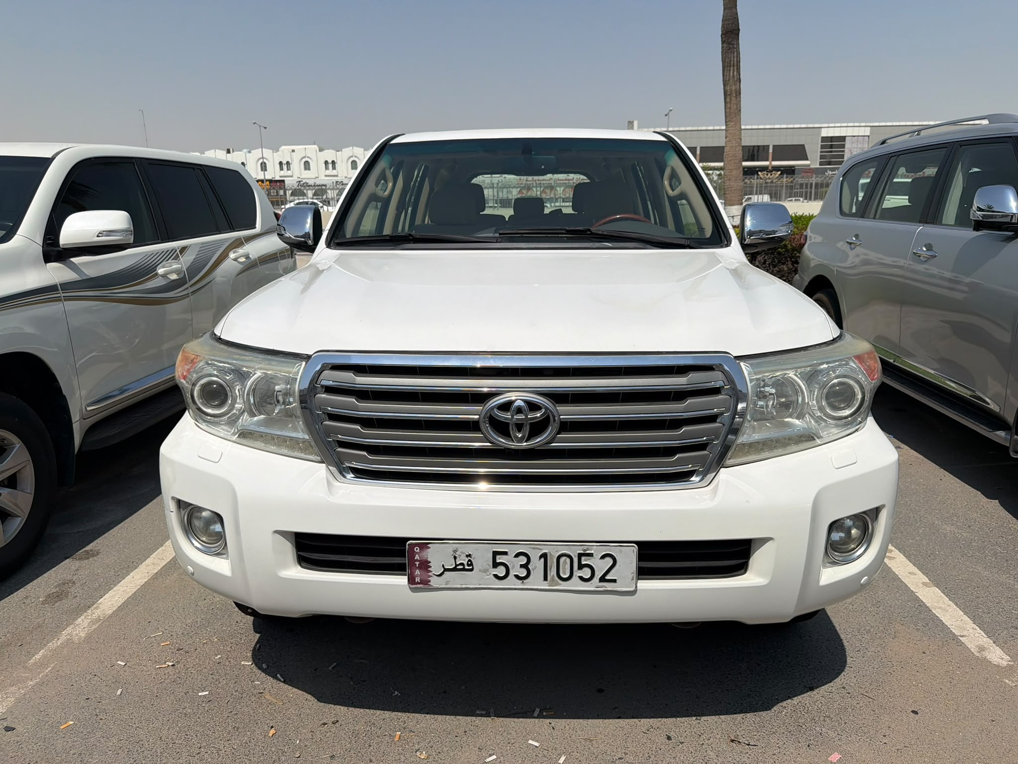 Toyota Land Cruiser GXR v8 2013 - Image 2