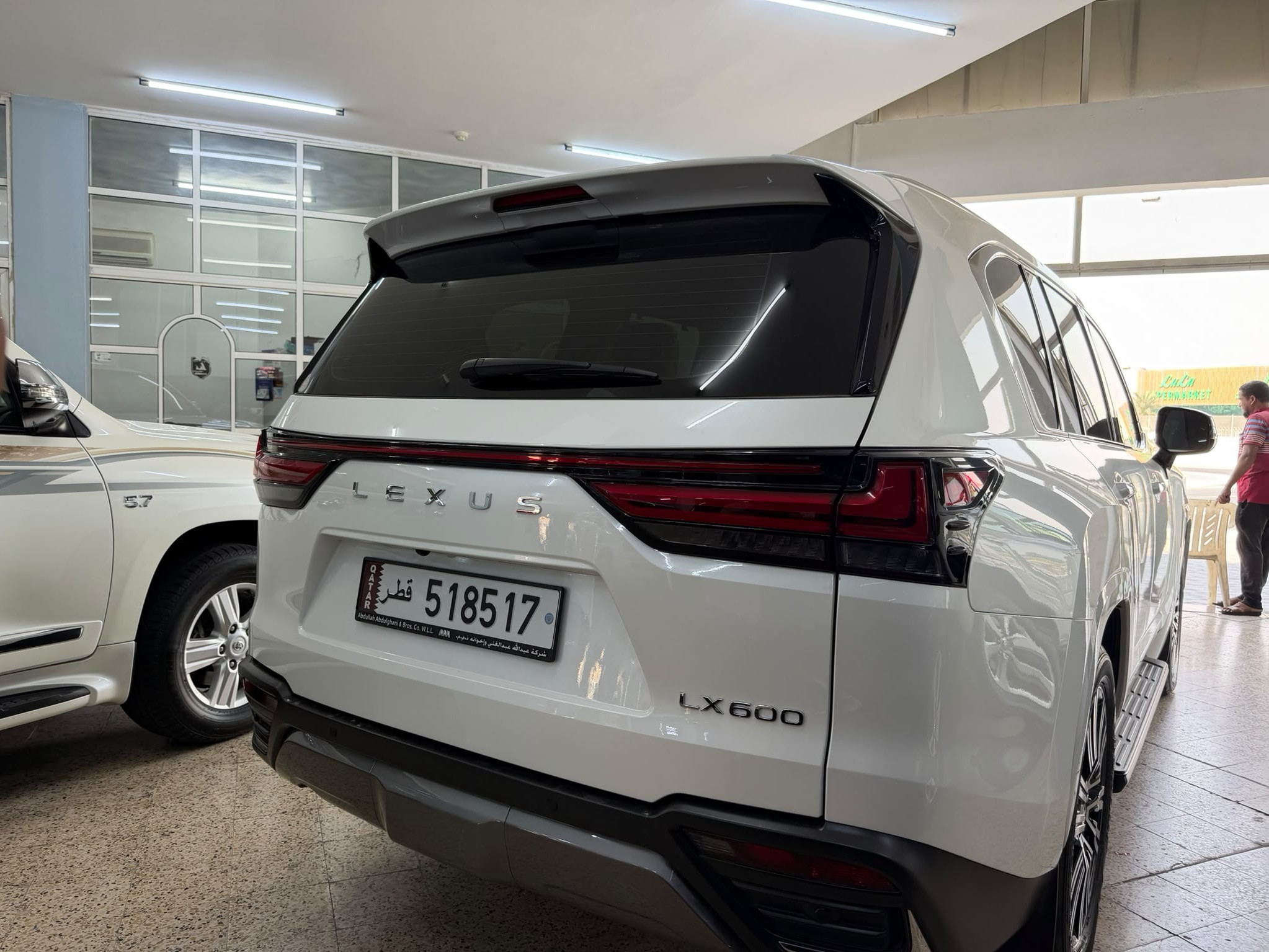 Lexus LX 600 Luxury  2023 - Image 4