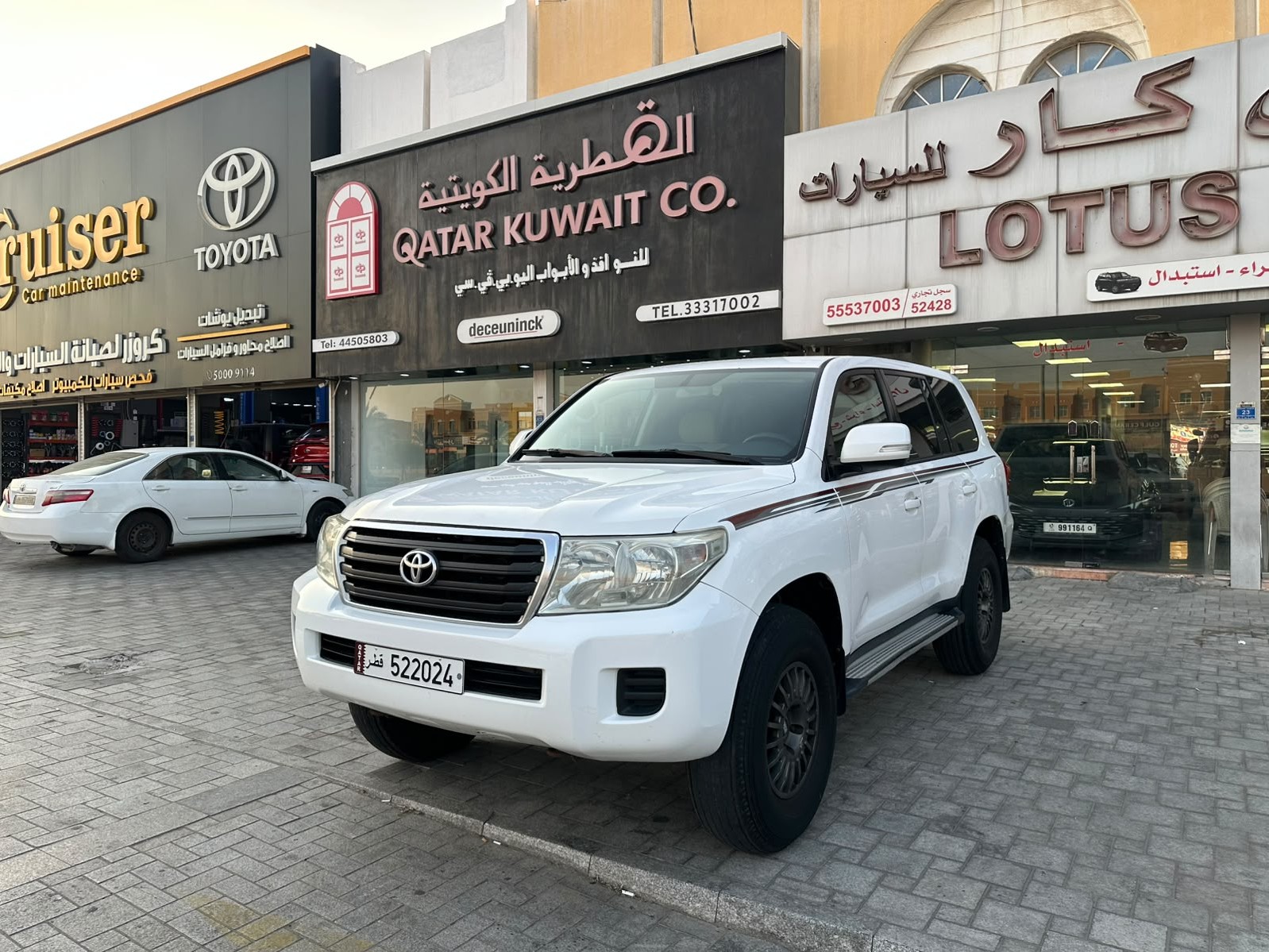 Toyota Land Cruiser GXR v8 2013 - Image 2