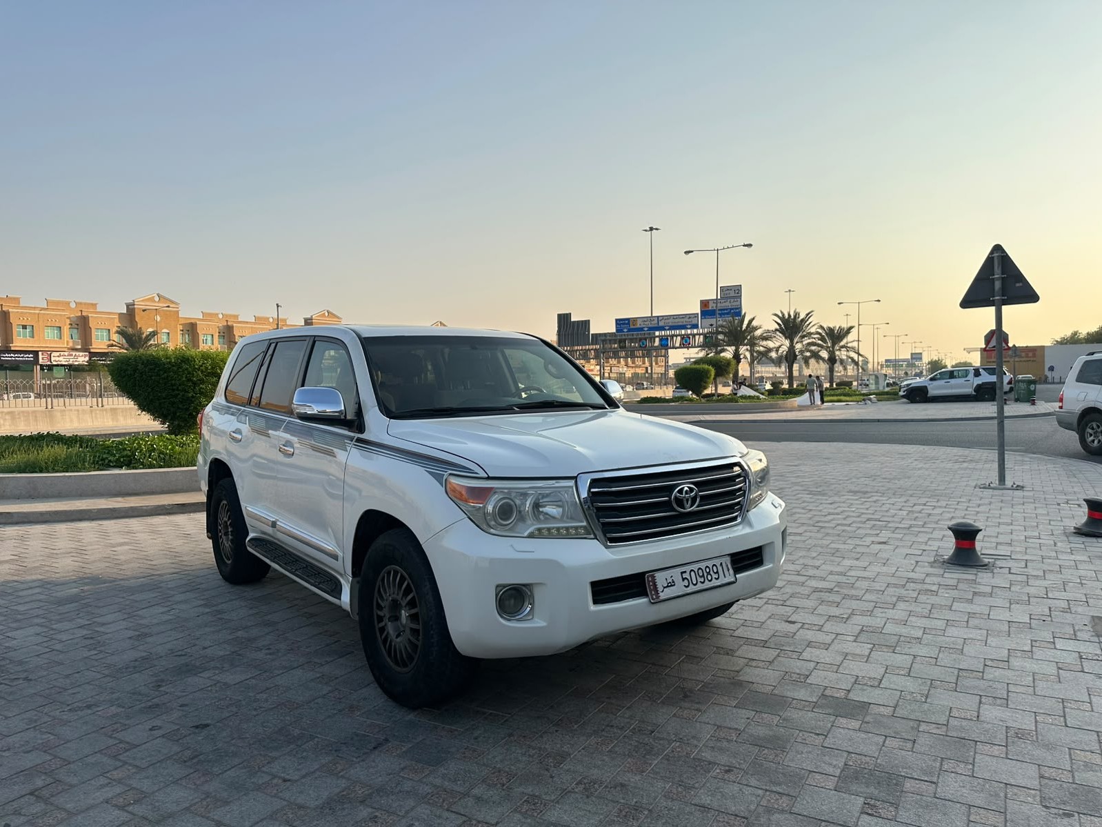Toyota Land Cruiser GXR v8 2013