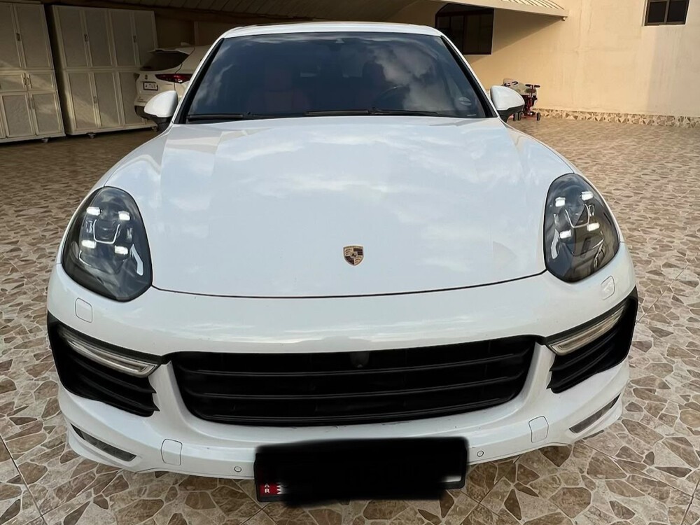 Porsche Cayenne GTS 2016 - Image 1