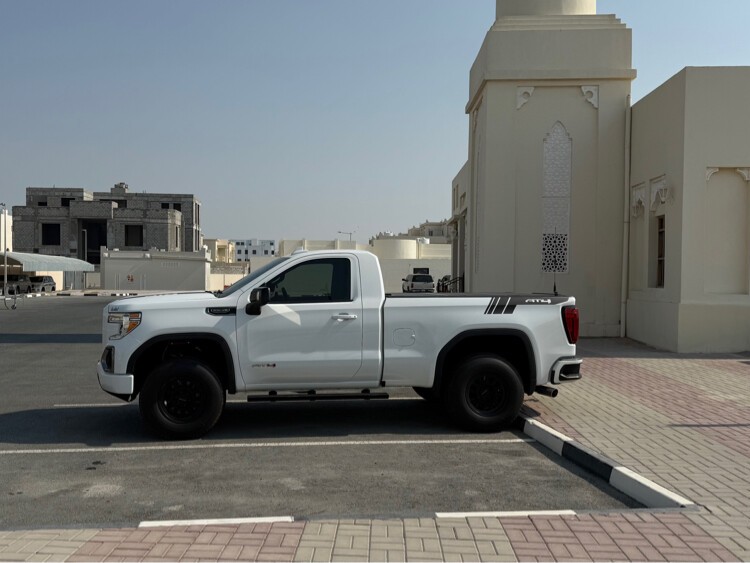GMC Sierra AT4 2022 - Image 2
