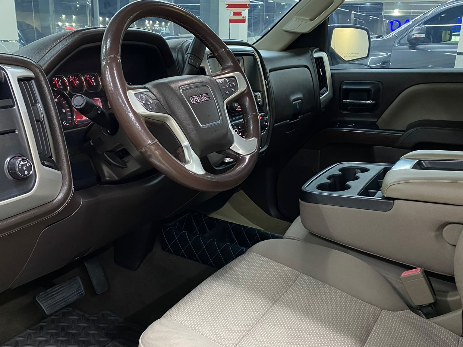 GMC Sierra 2014 - Image 2