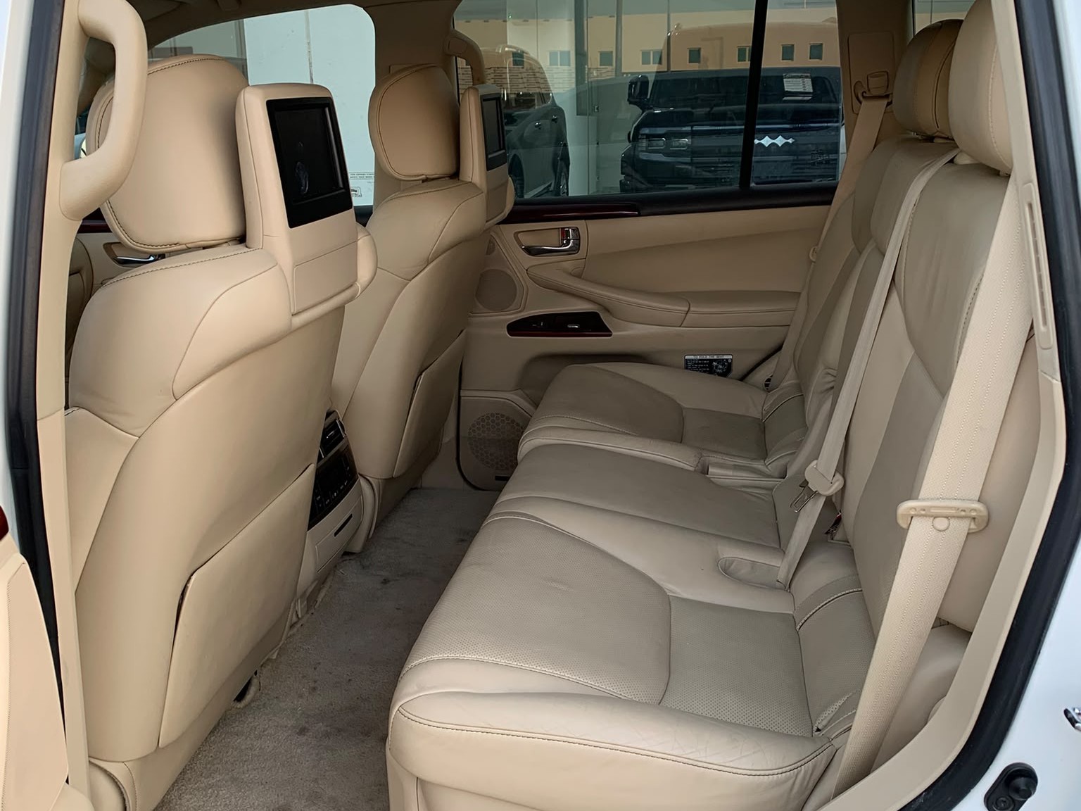 Lexus LX 570 2012 - Image 4
