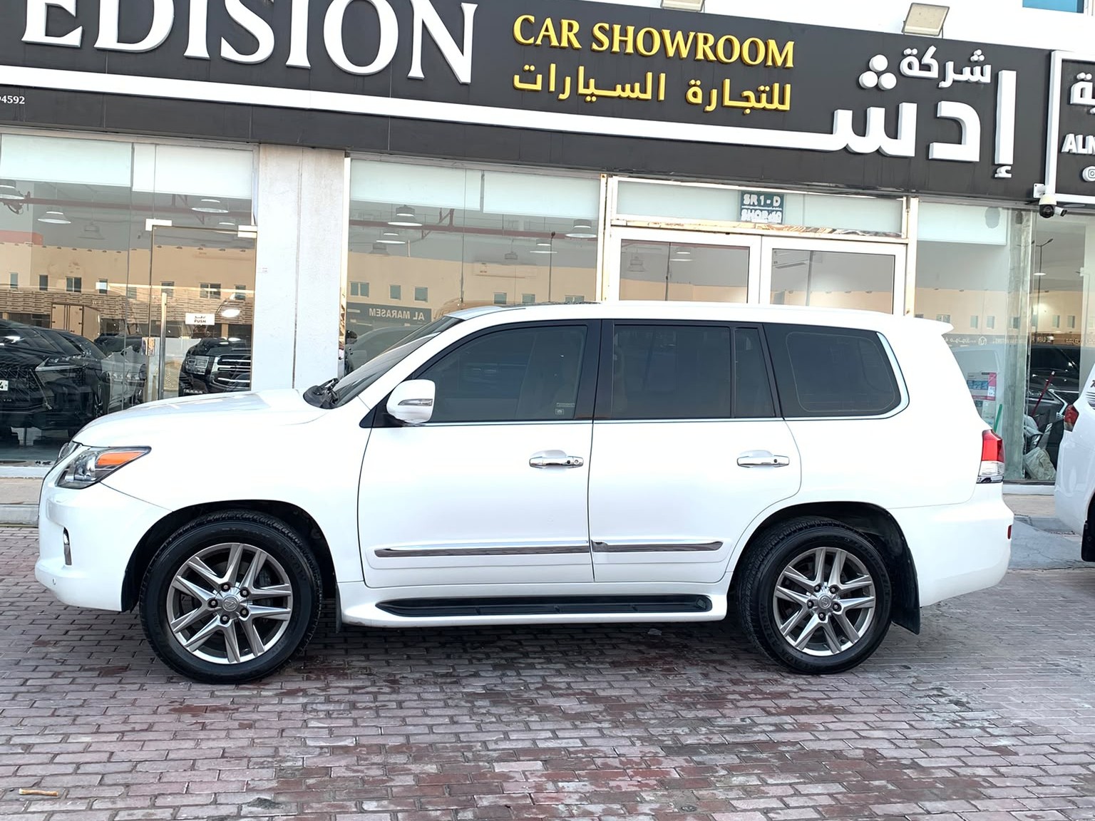 Lexus LX 570 2012 - Image 1
