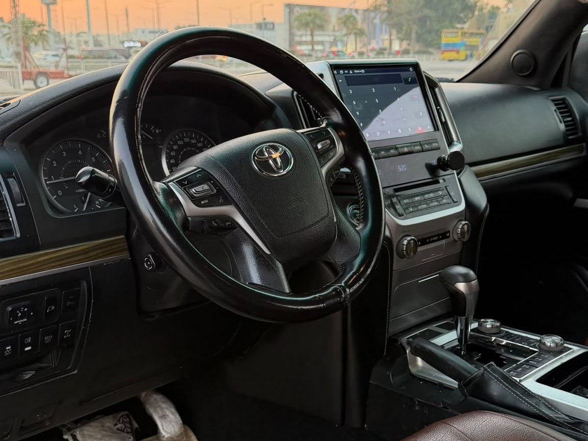 Toyota Land Cruiser VX.R 2013 - Image 2