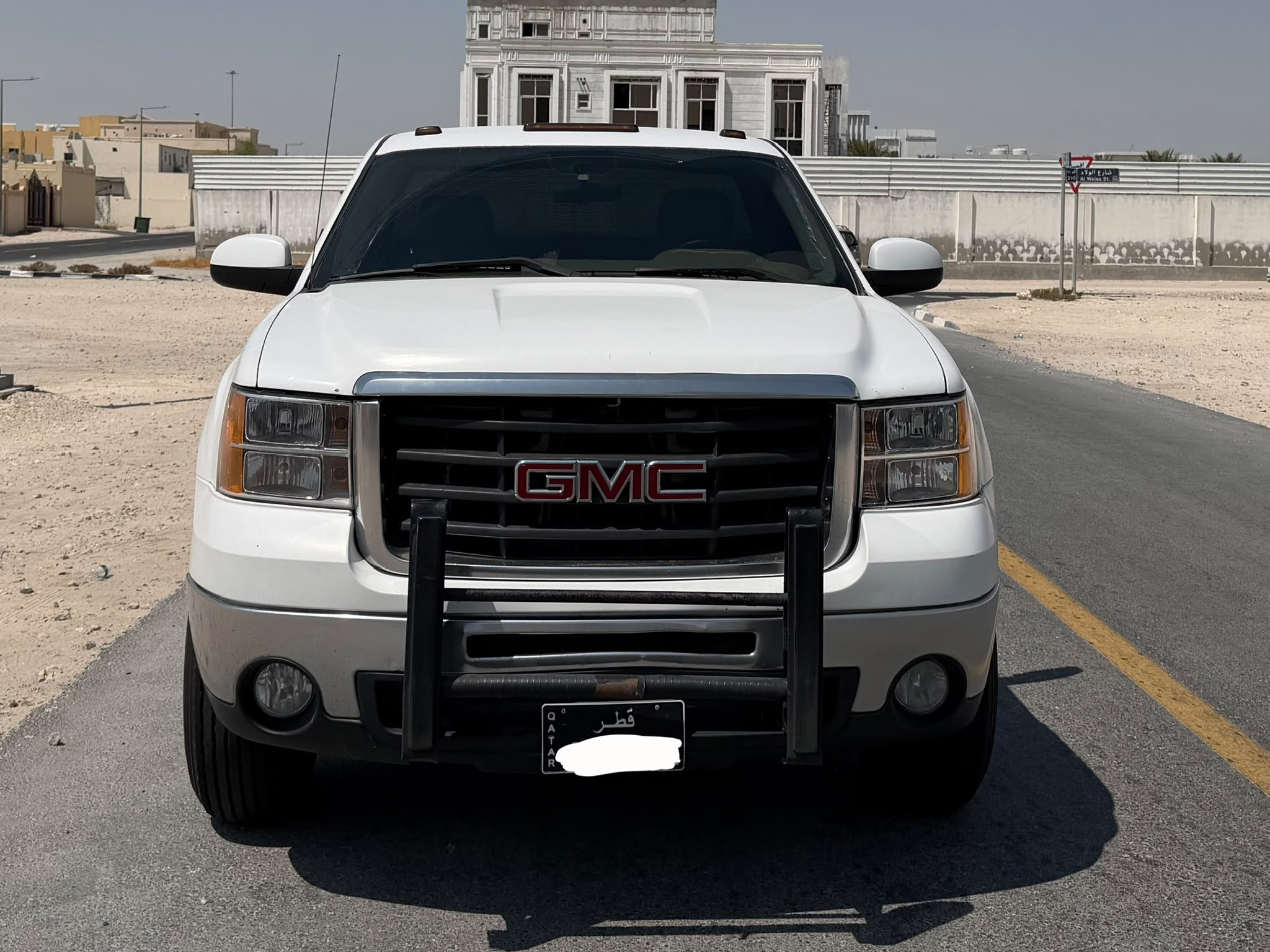 GMC Sierra 2500 HD 2010 - Image 2