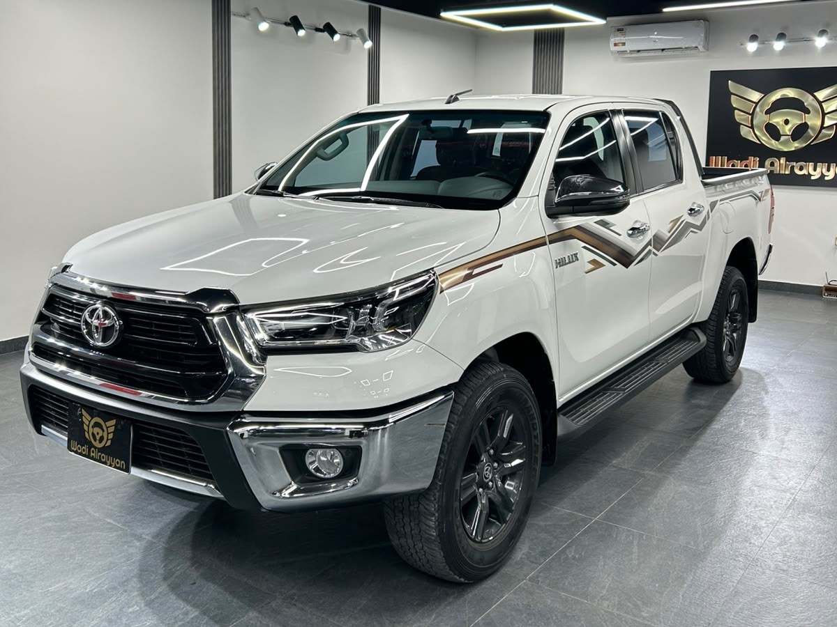 Toyota Hilux 4X4 2024 - Image 3