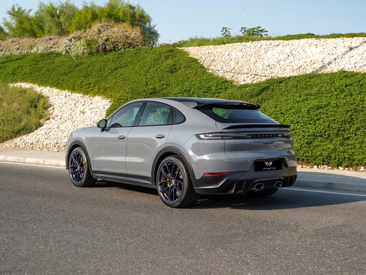 Porsche Cayenne Turbo  2024 - Image 4