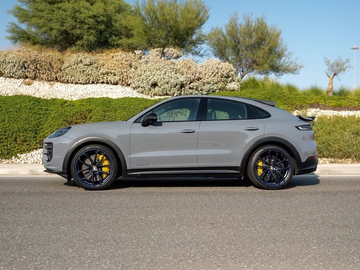 Porsche Cayenne Turbo  2024 - Image 3