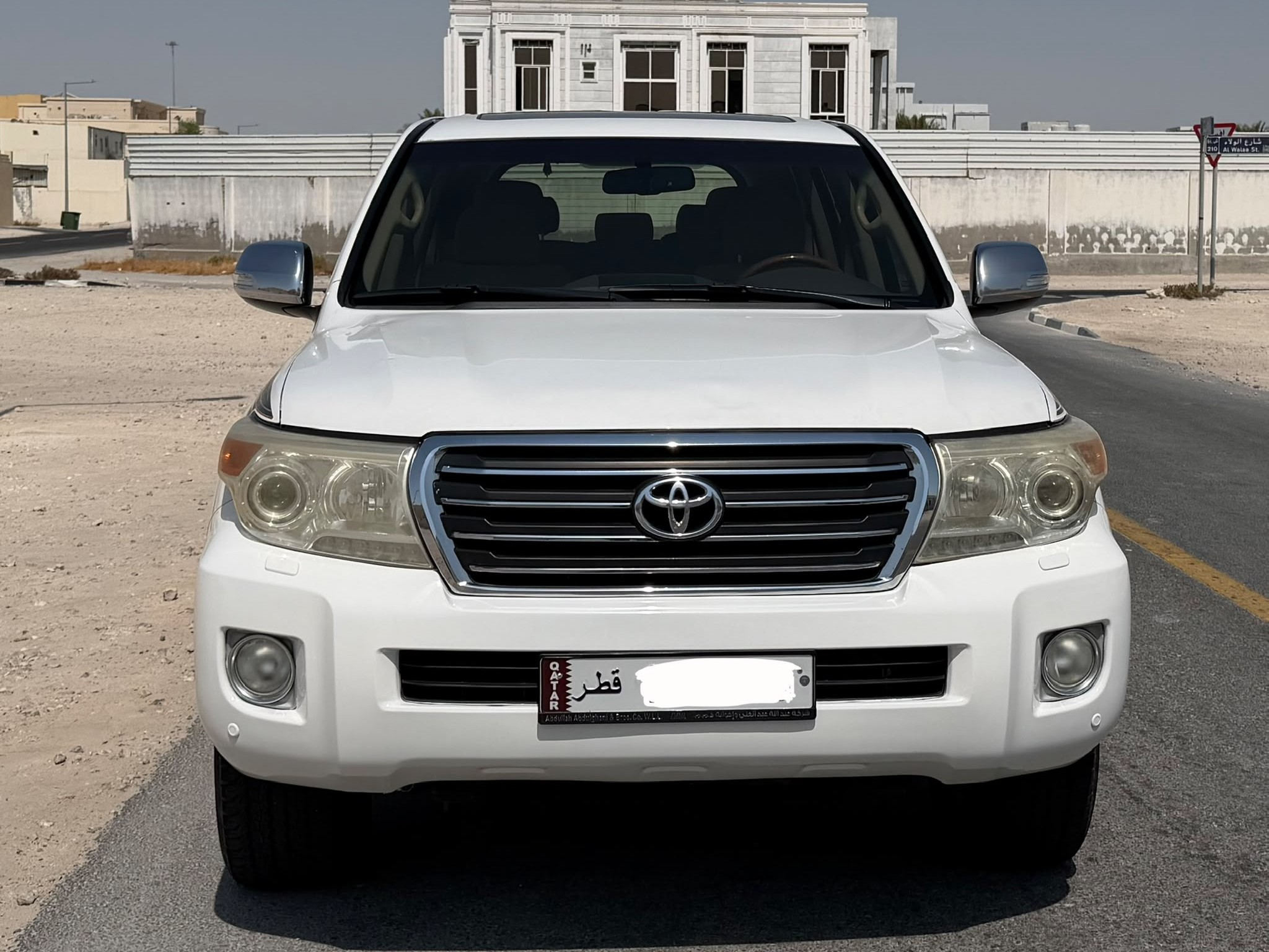 تويوتا لاند كروزر جي اكس ار v8 2014 - Image 2