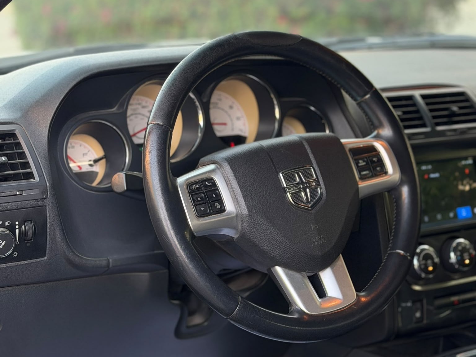Dodge Challenger V6 2012 - Image 2