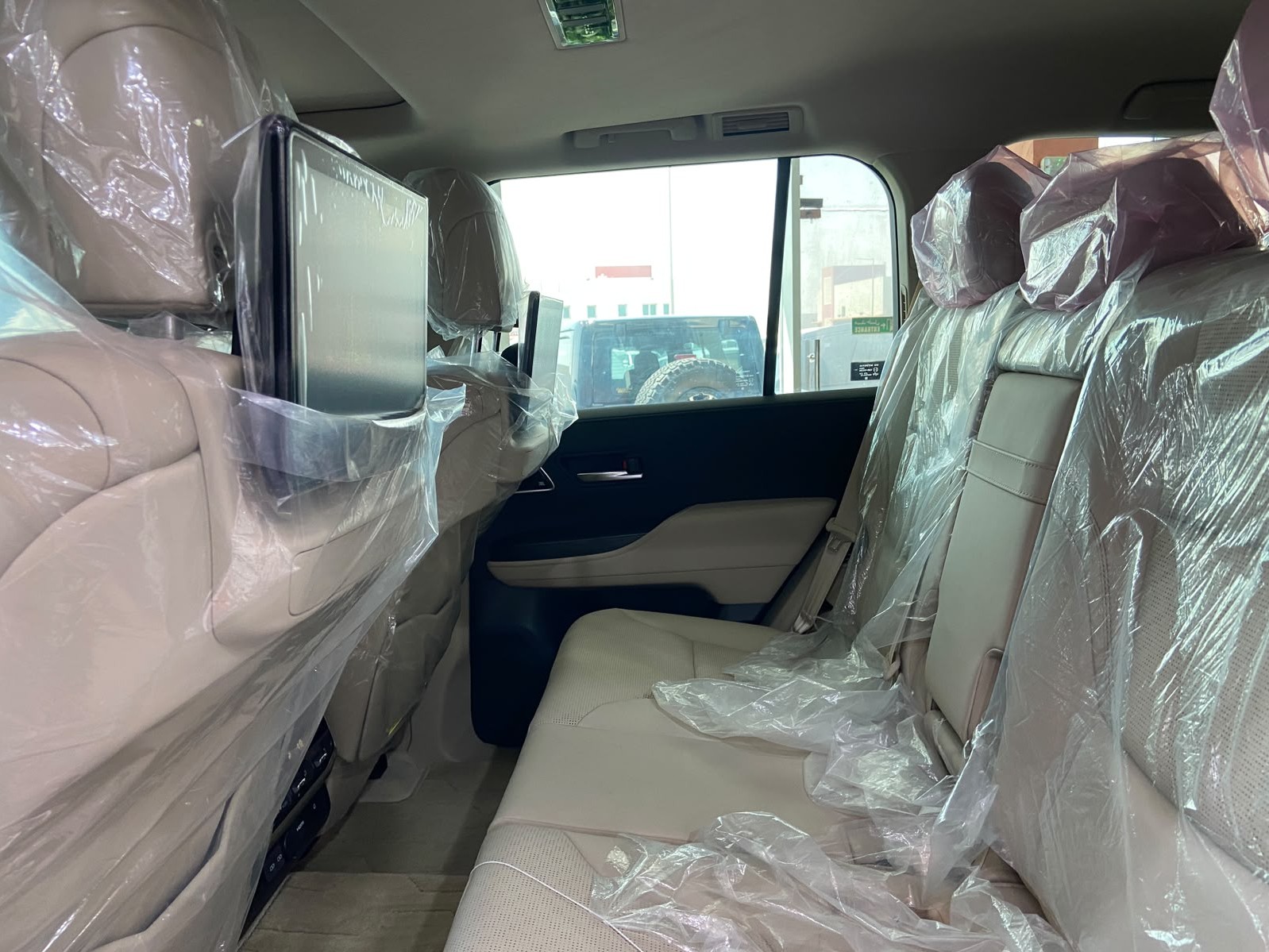 Toyota Land Cruiser VX.R 2024 - Image 4