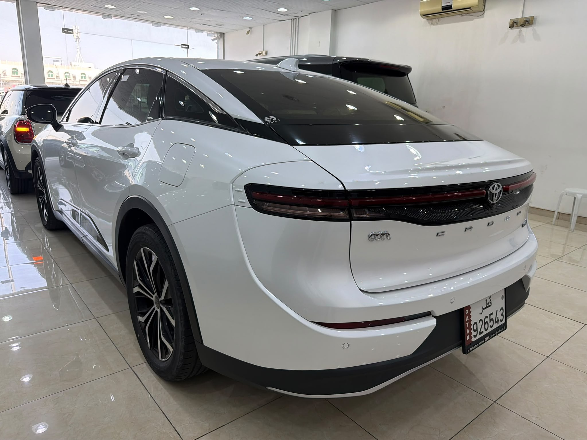 Toyota Crown hybrid 2023 - Image 4