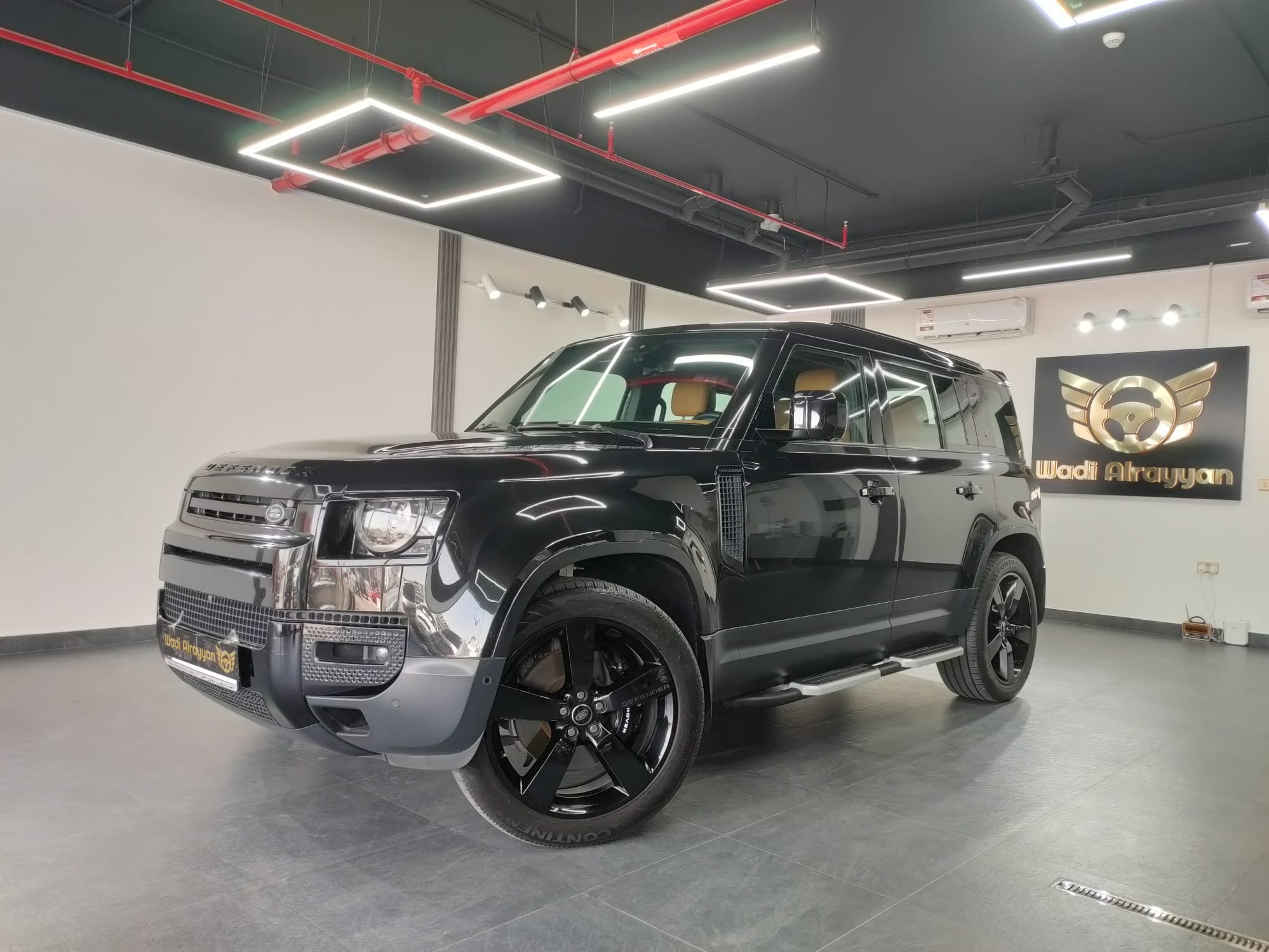 Land Rover Defender 110 HSE 2024 - Image 3