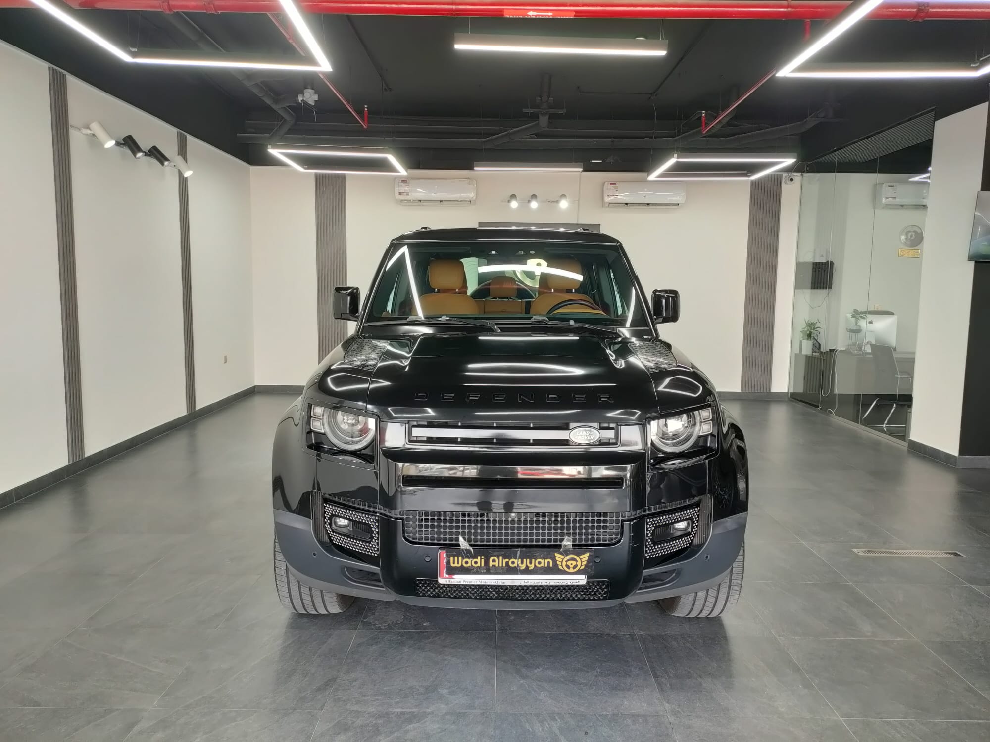 Land Rover Defender 110 HSE 2024 - Image 2