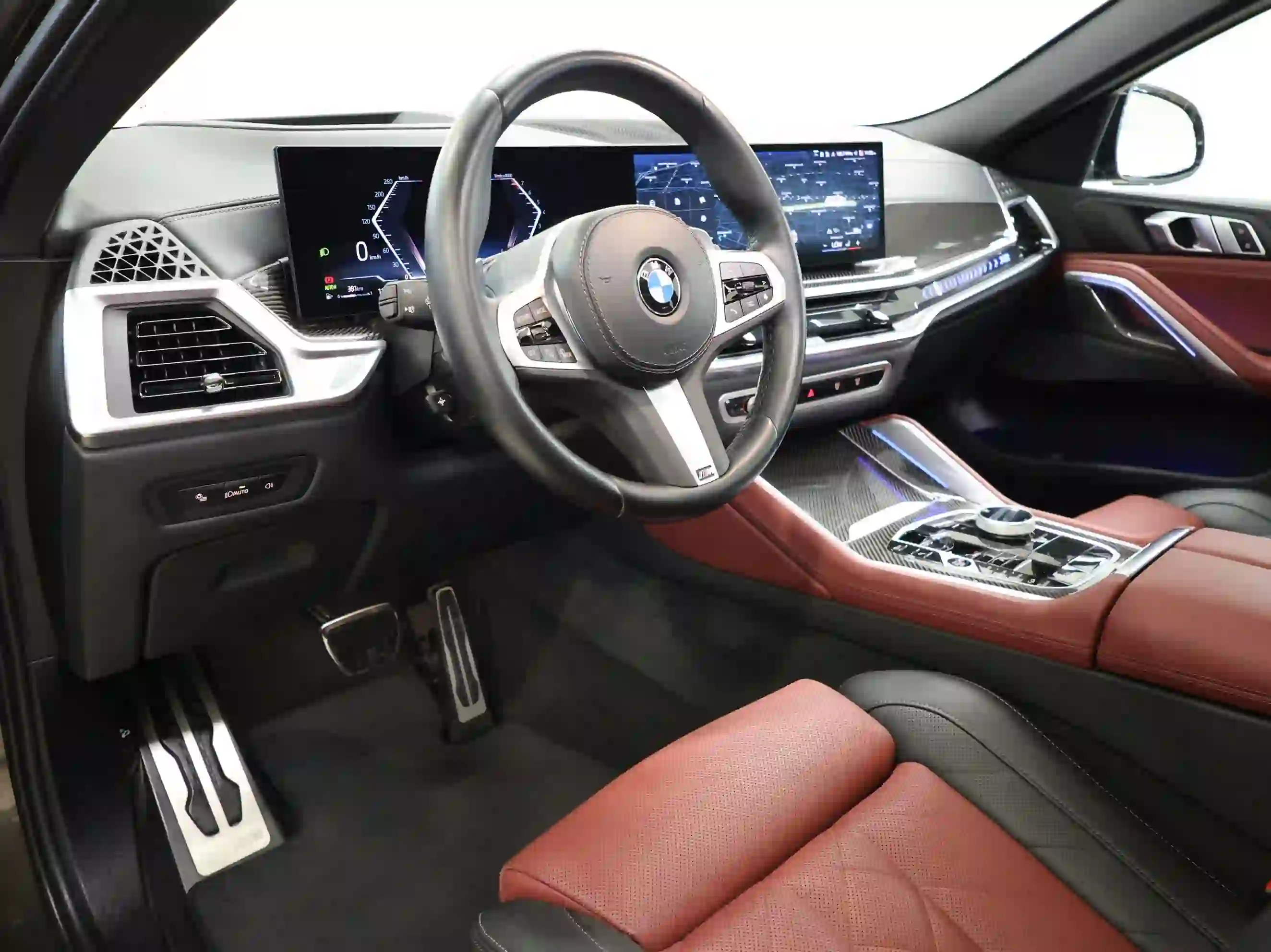 BMW X-Series X6 40i 2024 - Image 4