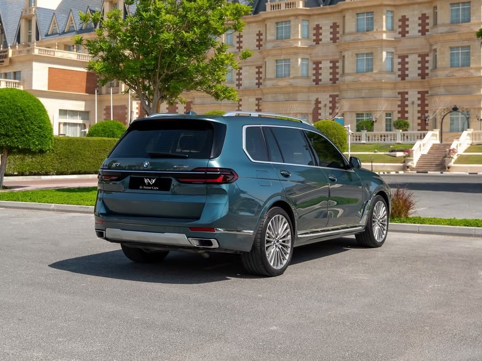 BMW X-Series X7 2024 - Image 4