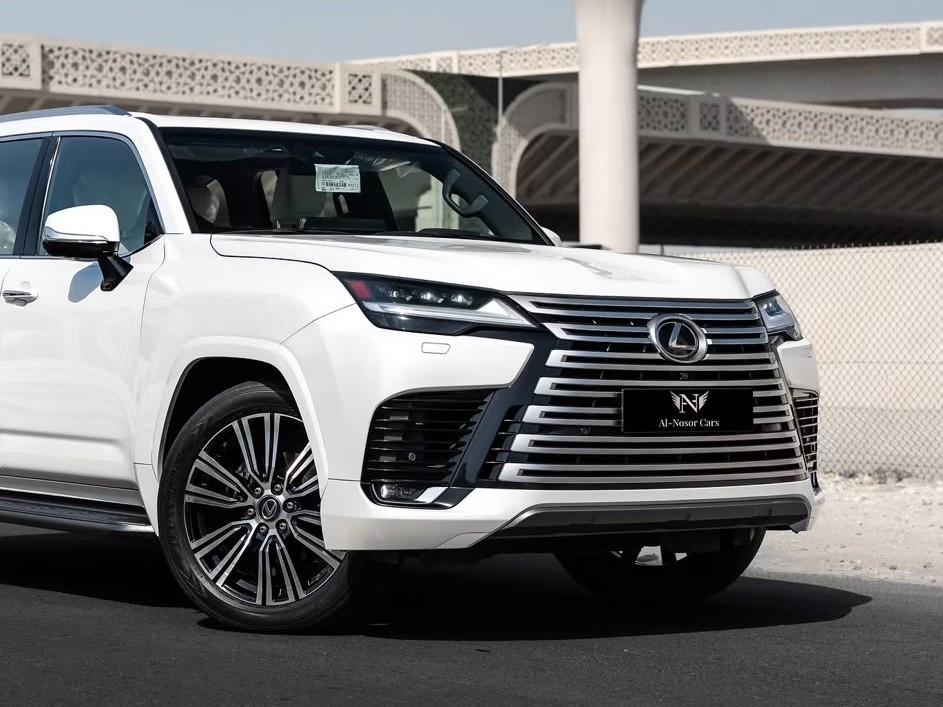 Lexus LX 600 Luxury  2024 - Image 2