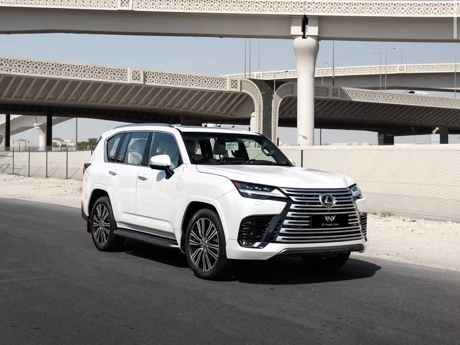 Lexus LX 600 Luxury  2024 - Image 1