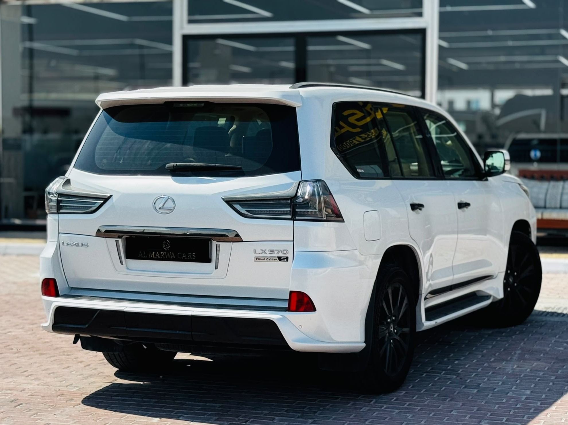 Lexus LX 570 S Black Edition 2020 - Image 4