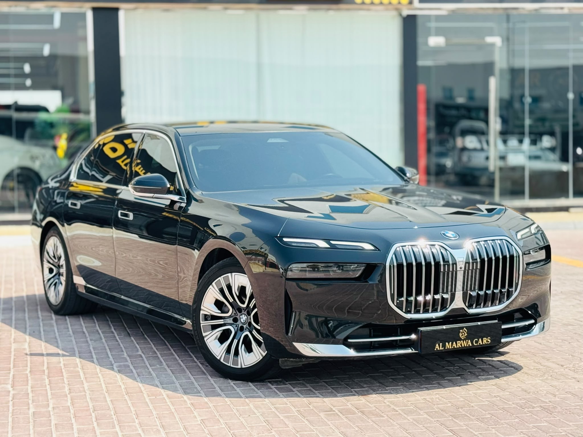 بي أم دبليو الفئة السابعة 735i 2025