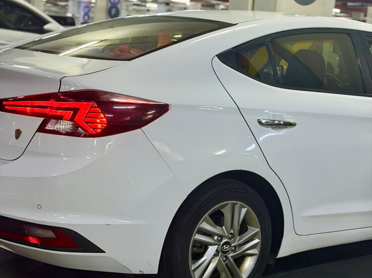 Hyundai Elantra 2019 - Image 4