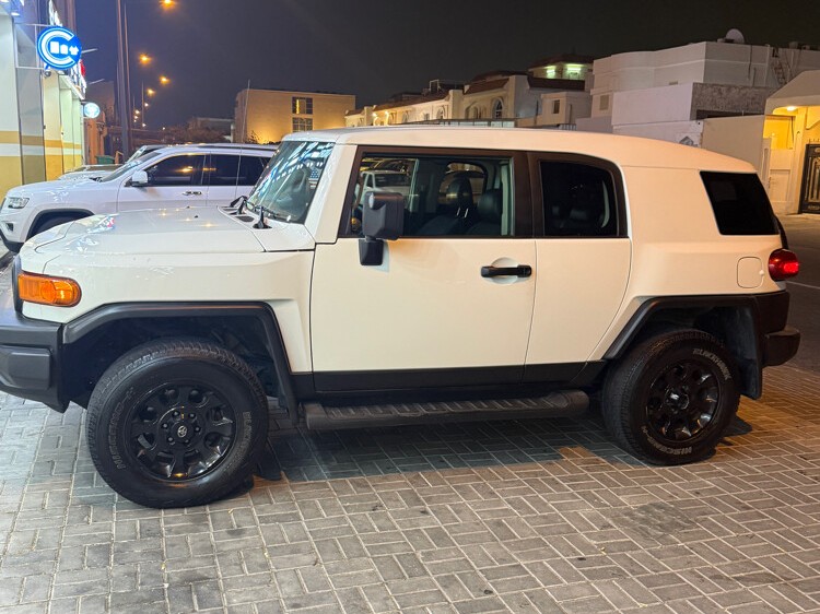 Toyota FJ Cruiser 2011 - Image 3