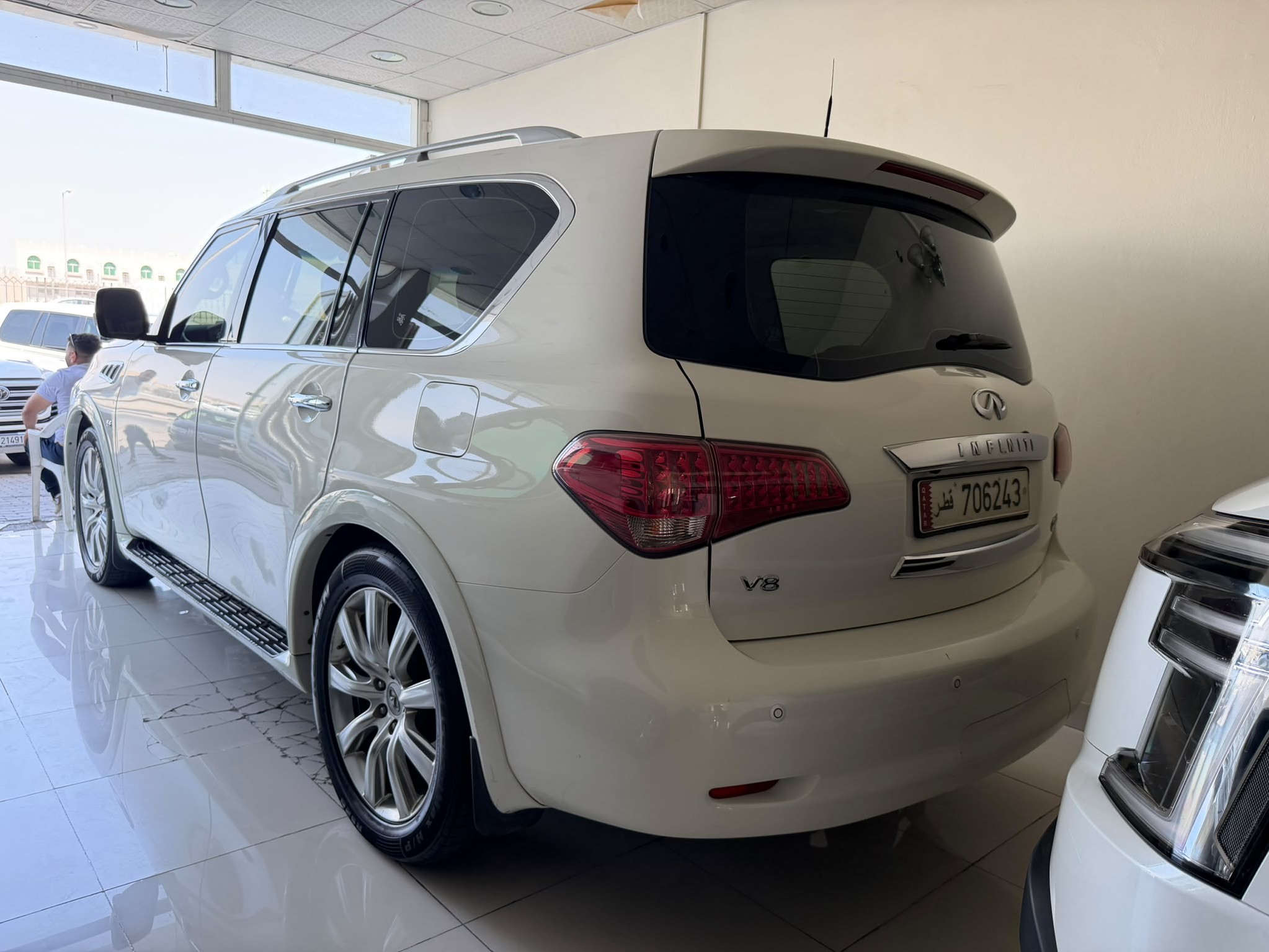 Infiniti QX 80 2014 - Image 3