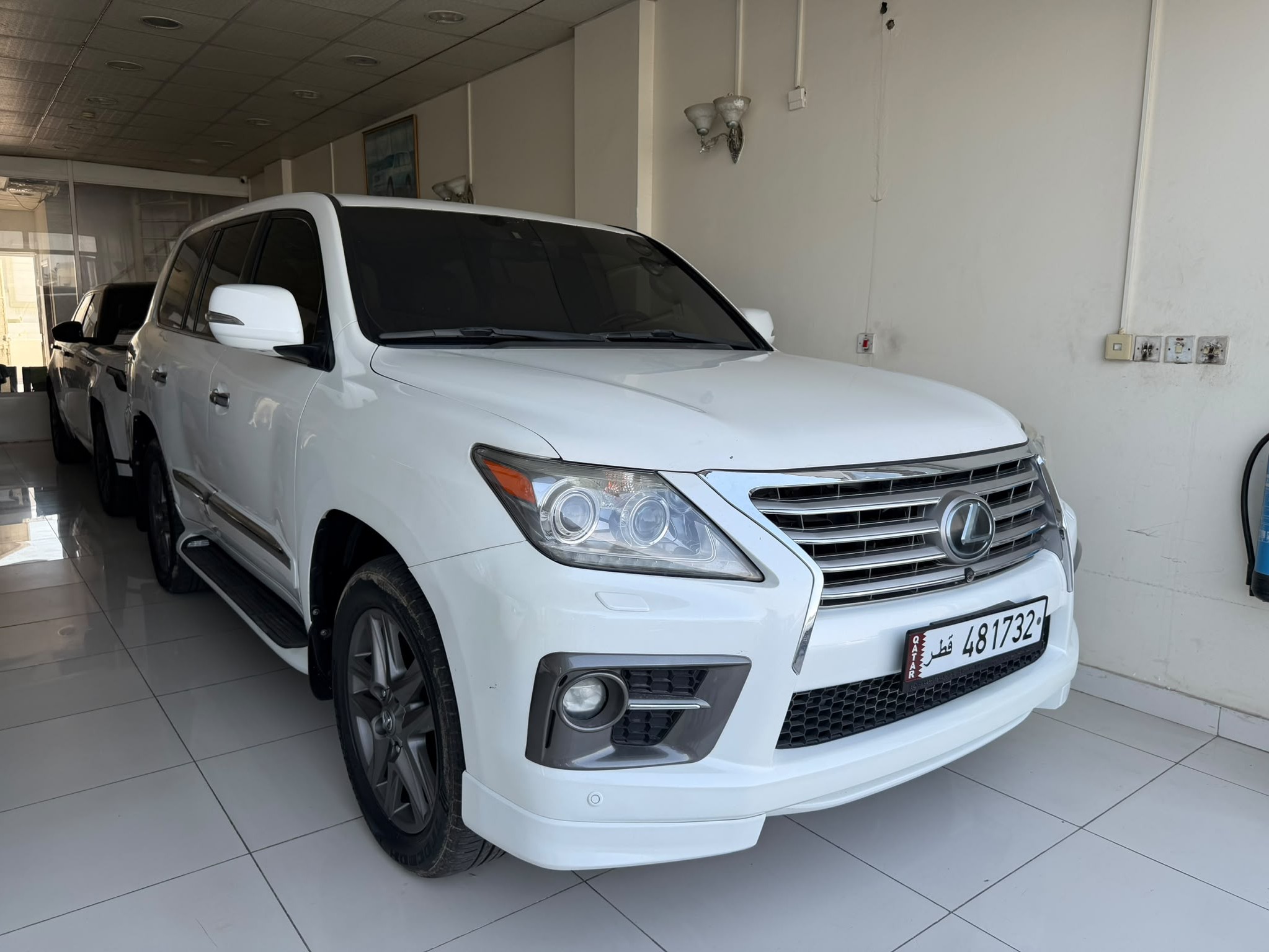 Lexus LX 570 S 2015 - Image 2