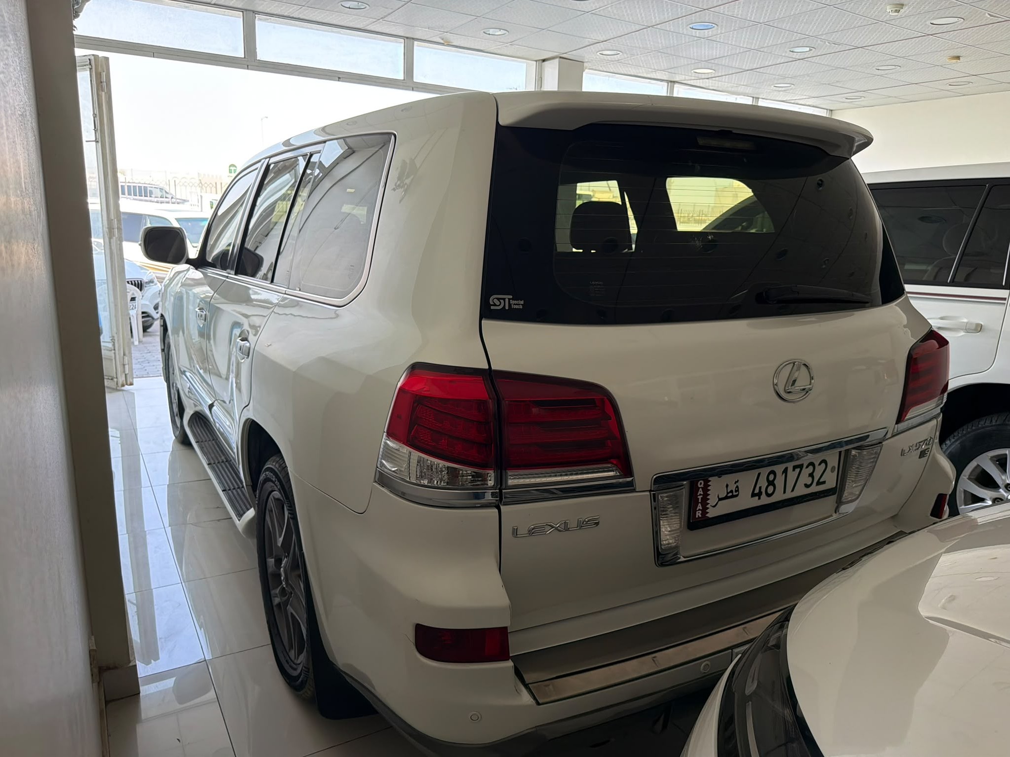 Lexus LX 570 S 2015 - Image 4