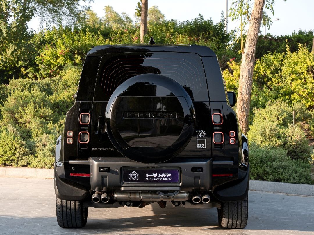 Land Rover Defender 110 HSE V8 2025 - Image 2