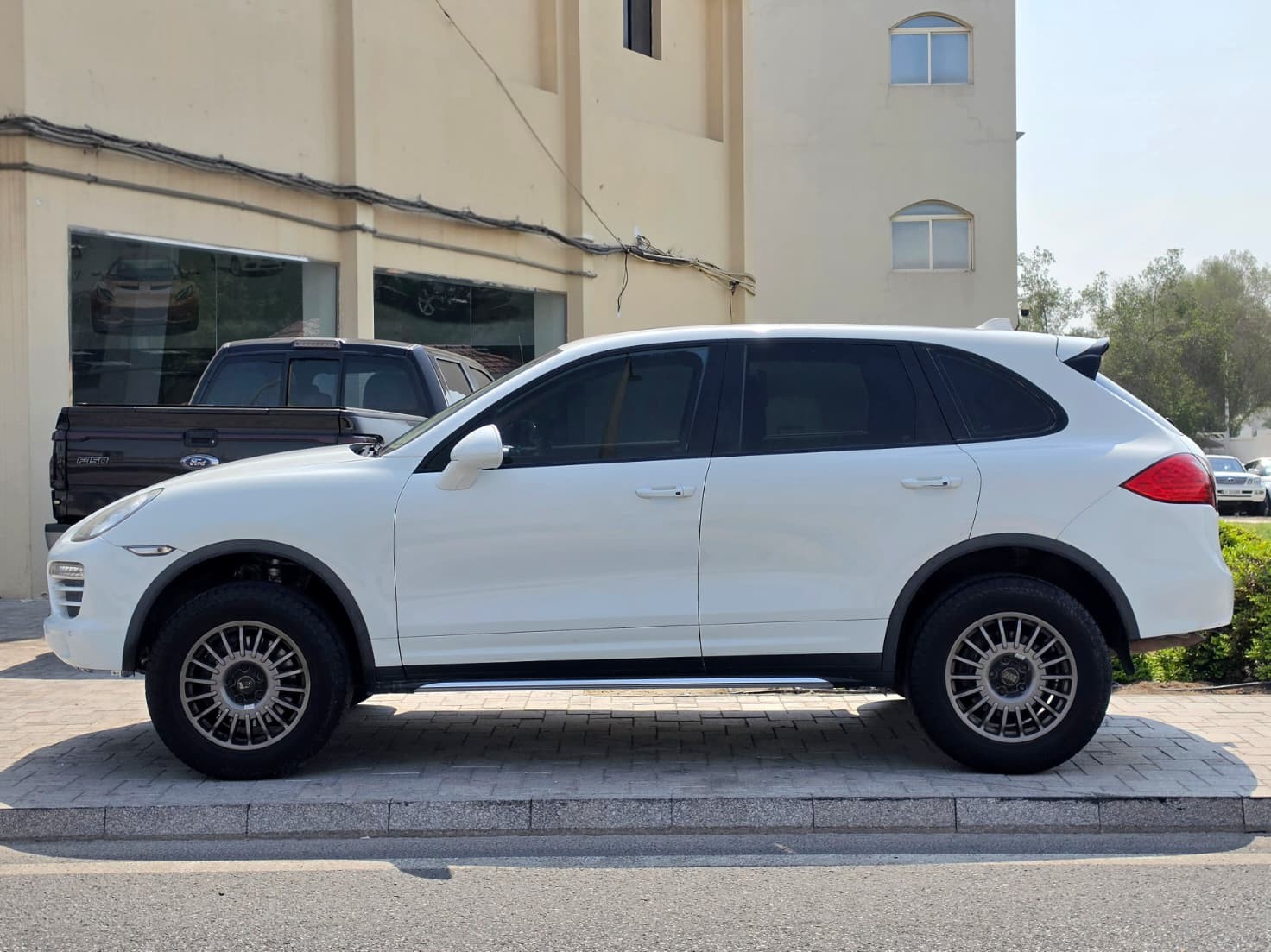 Porsche Cayenne 2013 - Image 4
