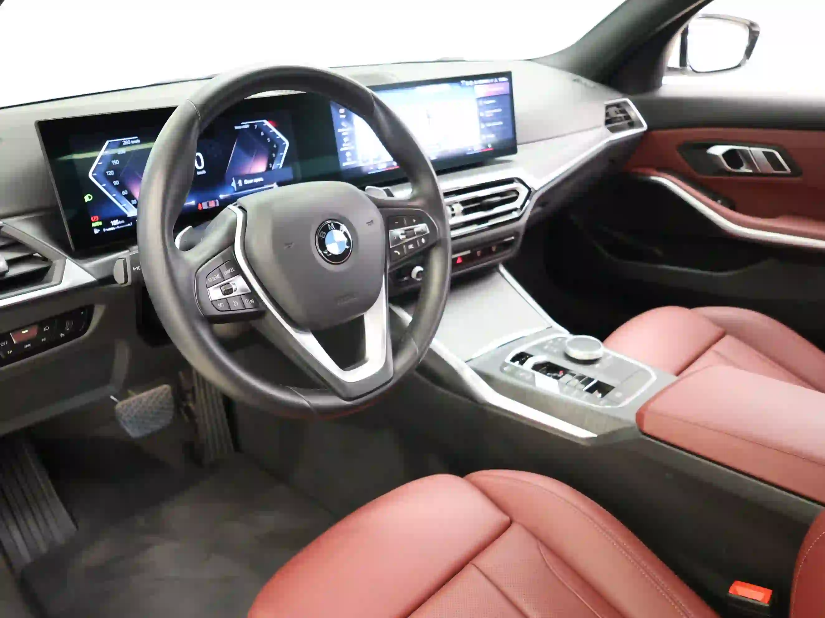 BMW 3-Series 320 i 2023 - Image 4