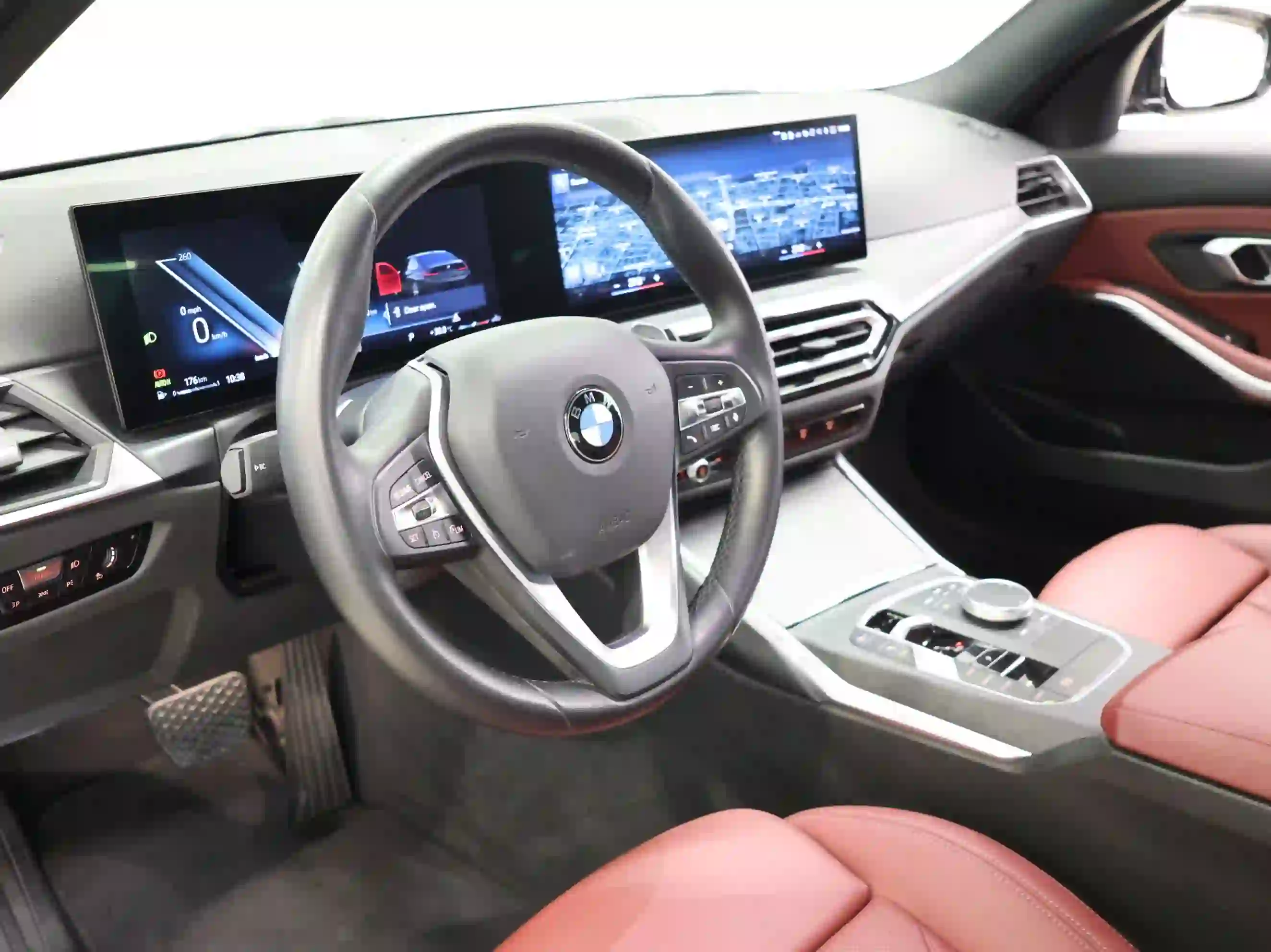 BMW 3-Series 320 i 2023 - Image 4