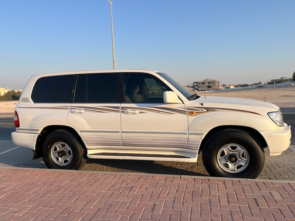 Toyota Land Cruiser VX.R 2006 - Image 2