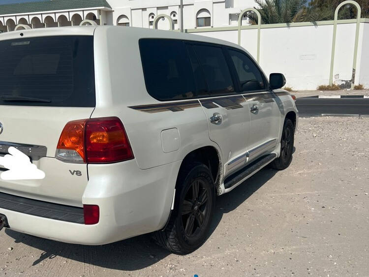 Toyota Land Cruiser GX.R 2011 - Image 2