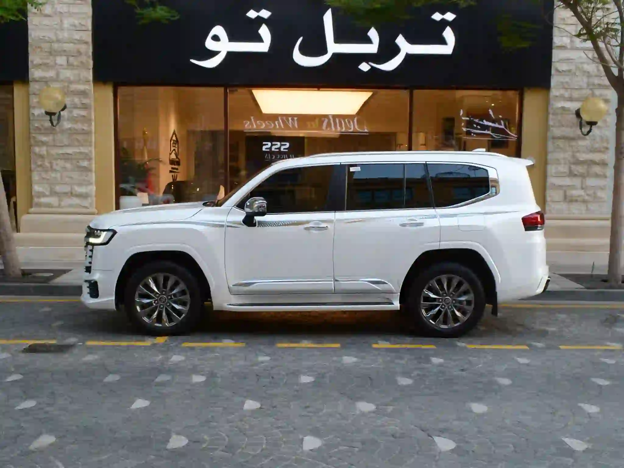 Toyota Land Cruiser VXR Twin Turbo 2025 - Image 3