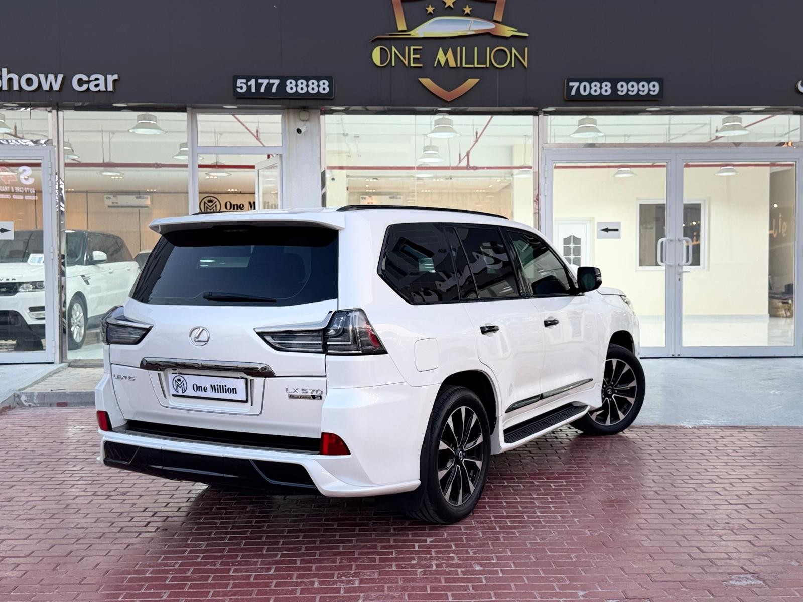Lexus LX 570 S Black Edition 2018 - Image 3
