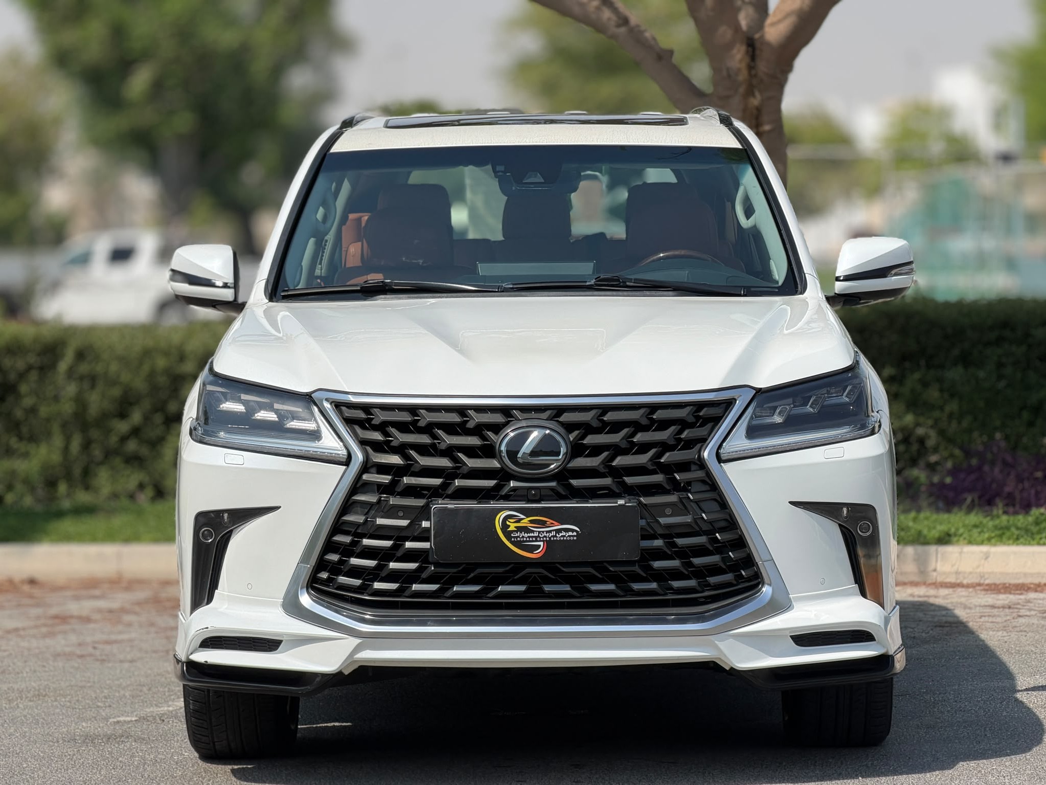 Lexus LX 570 S 2016 - Image 2