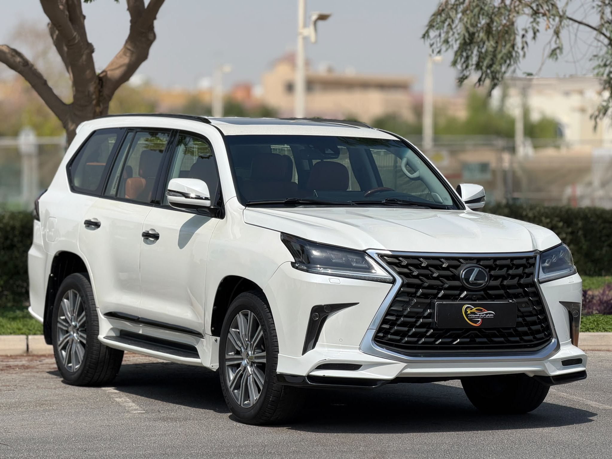 Lexus LX 570 S 2016 - Image 1