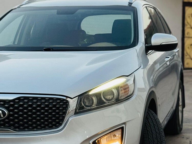 Kia Sorento 2016 - Image 2