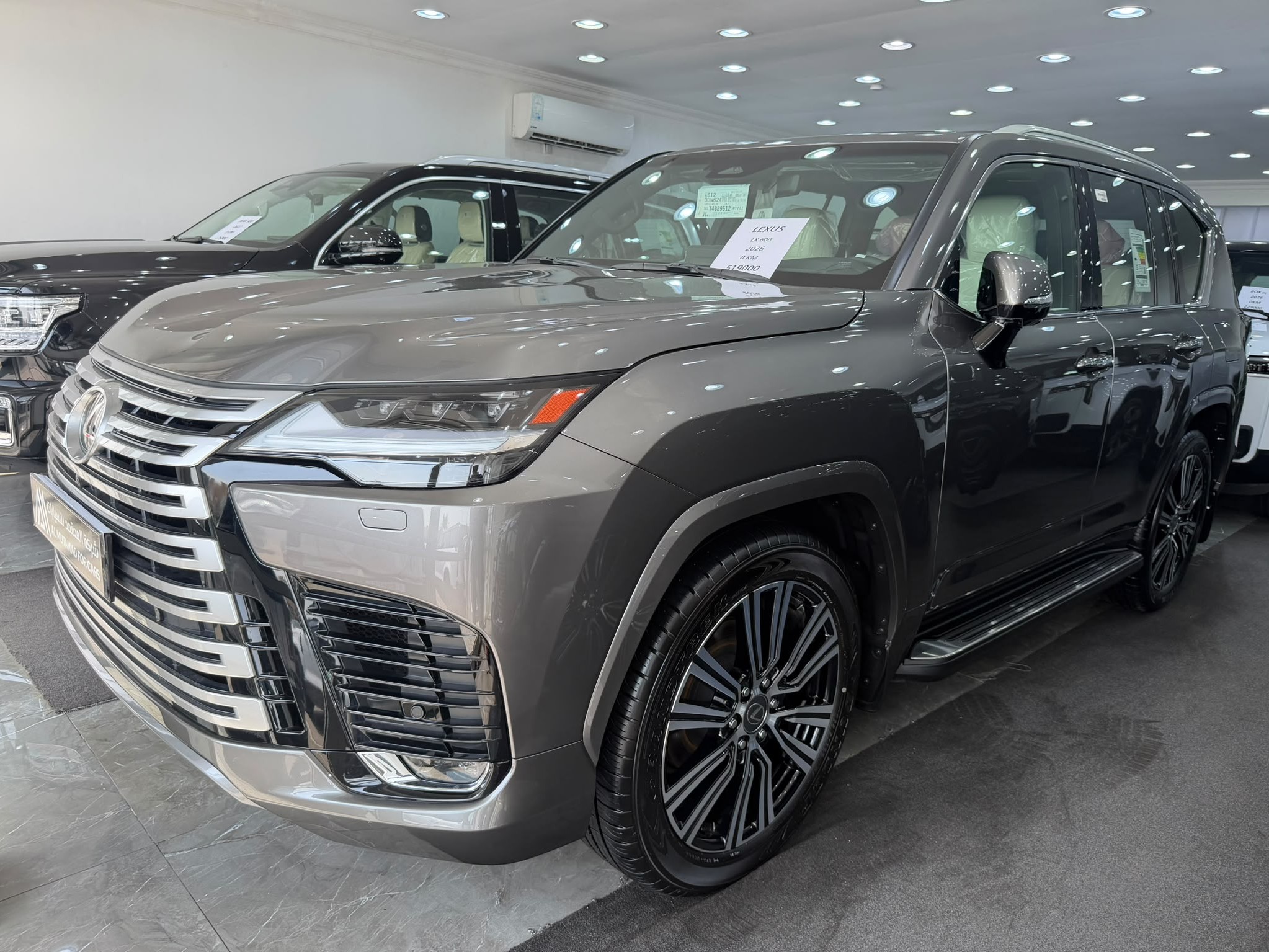 Lexus LX 600 Luxury  2026 - Image 2