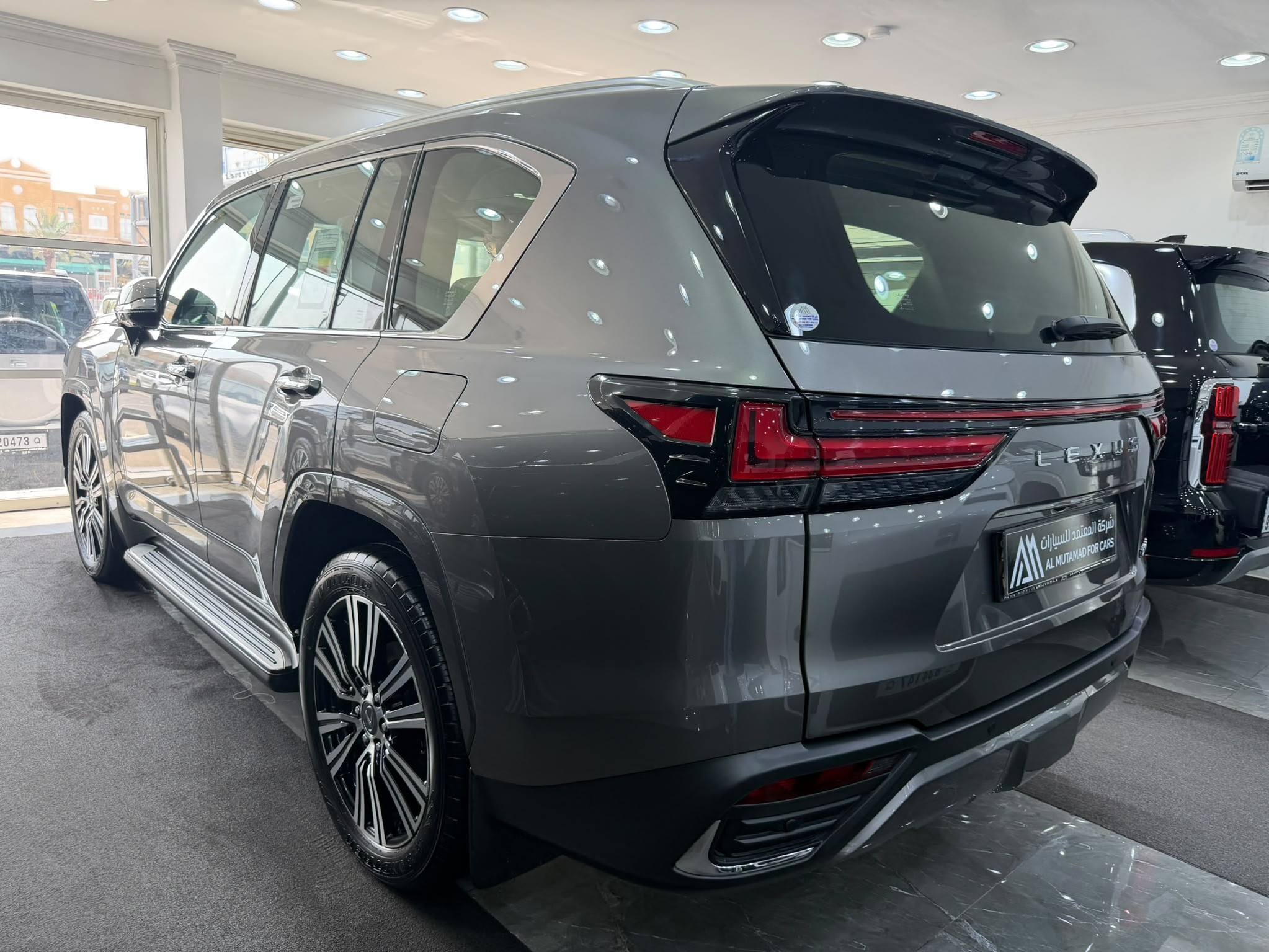 Lexus LX 600 Luxury  2026 - Image 4