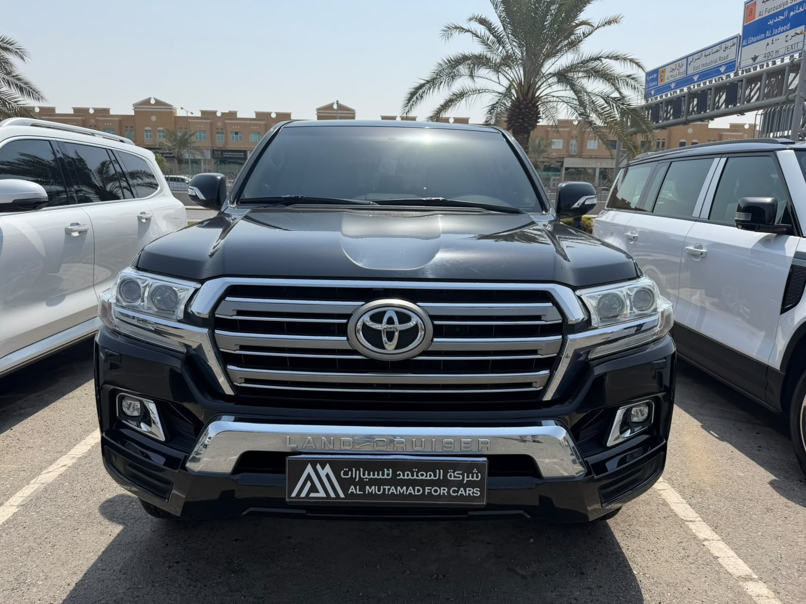 Toyota Land Cruiser GXR v8 2017 - Image 2